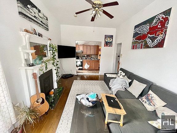 3rd image of 507 Manhattan Ave #2