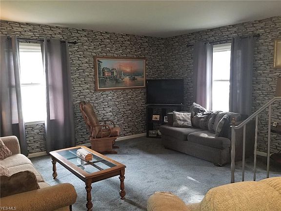3rd image of 2839 Garfield Blvd