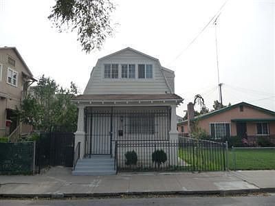 3rd image of 240 E Jefferson St