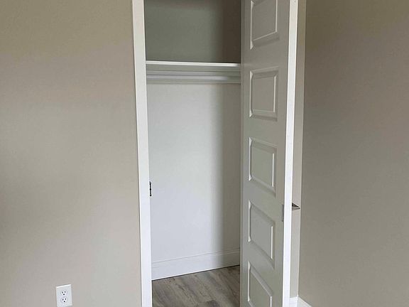 4th image of 704 8th St #202