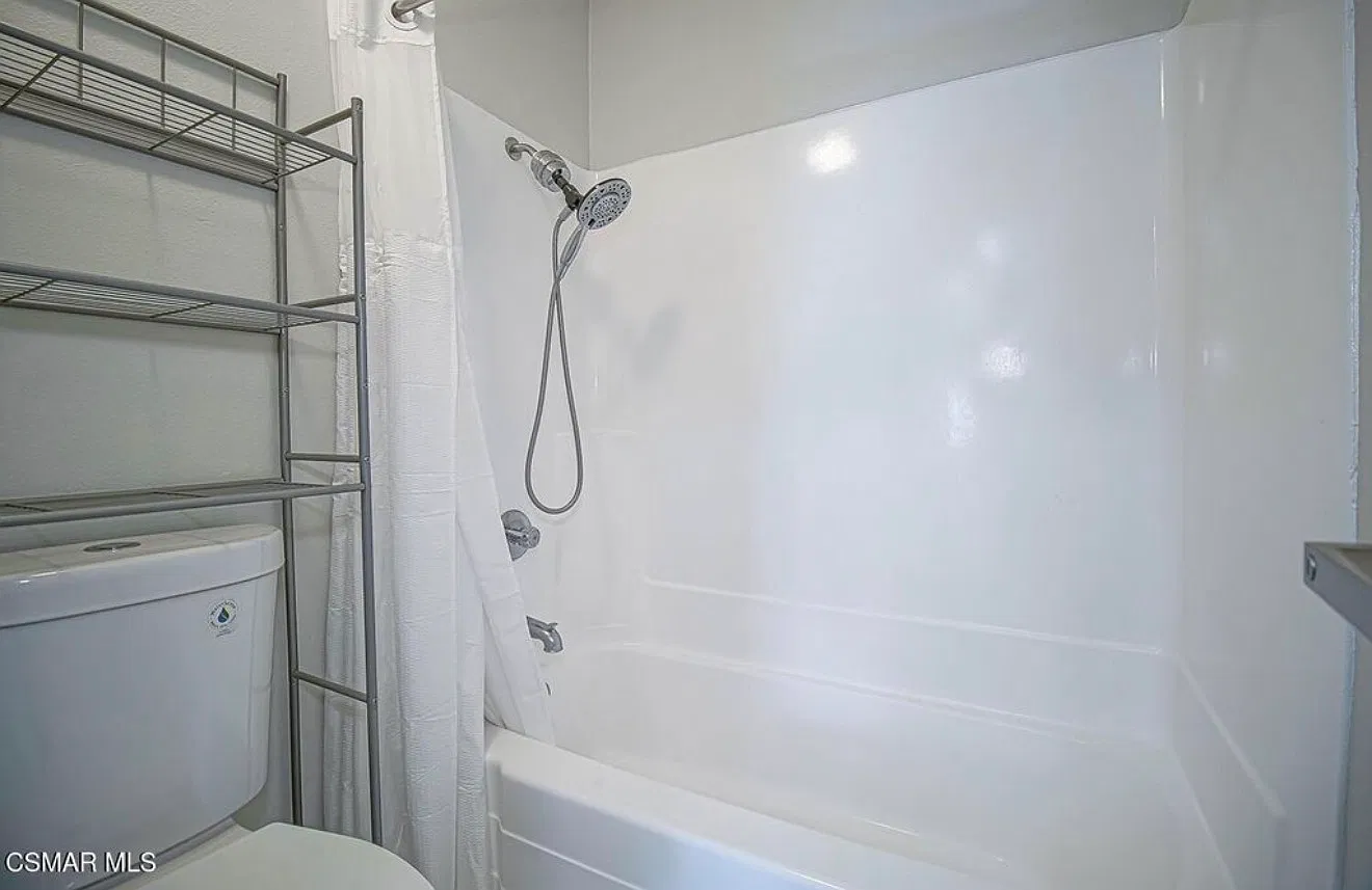 2 bed, 1009 sqft, $2,950 — Photo 2
