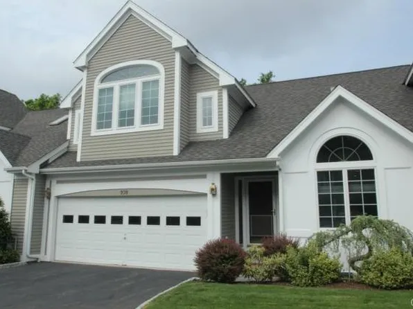 109 Hilary Cir, Fairfield, CT 06825