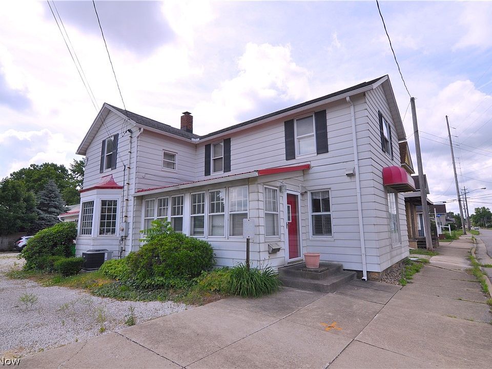 1st image of 25 31st St SW