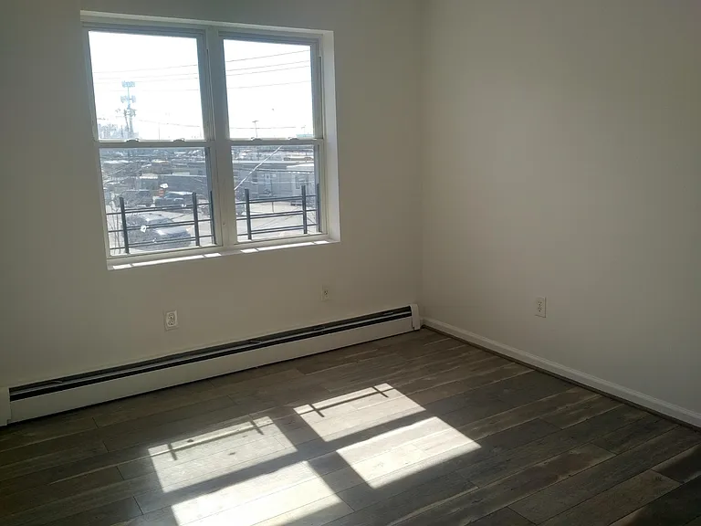 Wortman Ave — Photo 12