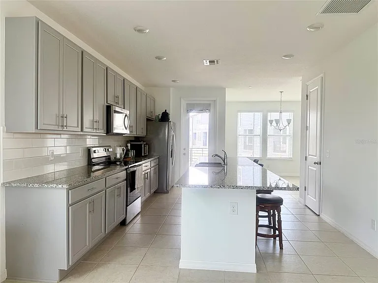 8618 Warburg Aly — Photo 5