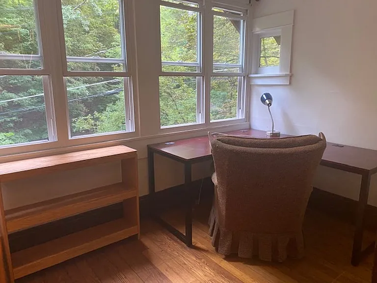 119 Thurston Ave — Photo 32