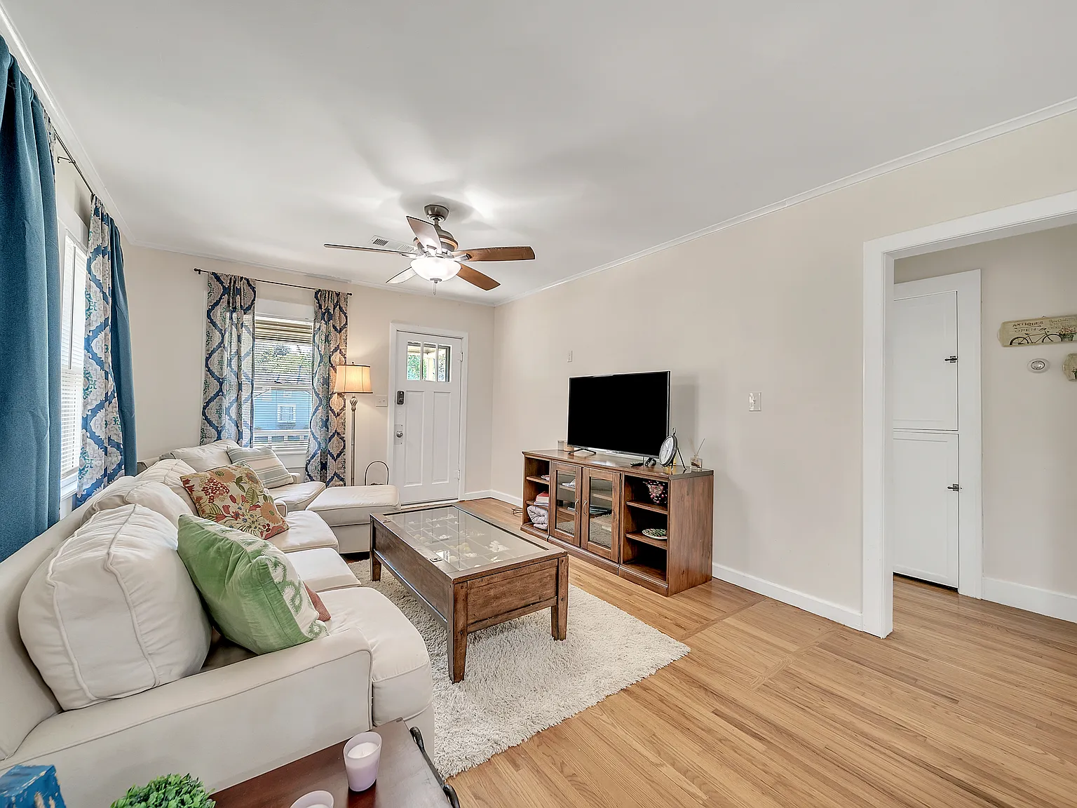 3 bed, 1500 sqft, $2,295 — Photo 2