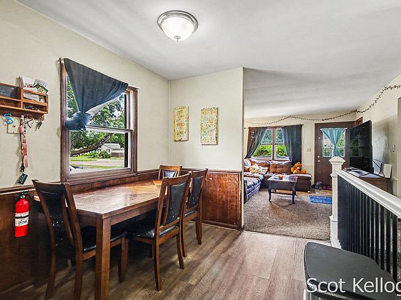 4th image of 1330-1332 36th St SW