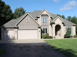 8488 Van Horne Estates Dr, Rives Junction, MI 49277