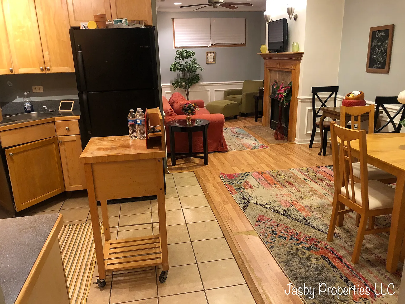 3 bed, 1100 sqft, $2,000 — Photo 3