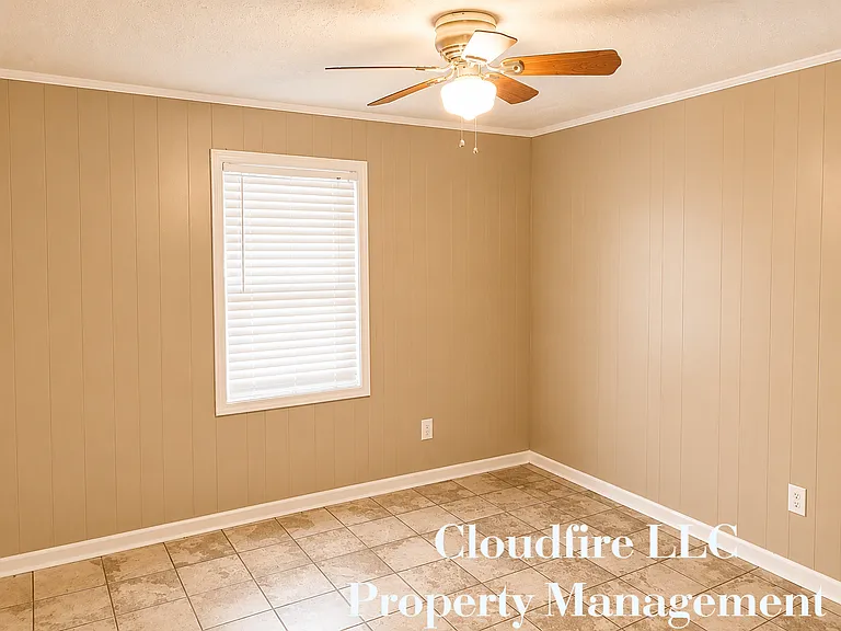 226 James Cir — Photo 4