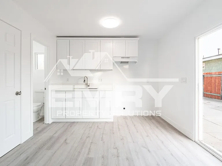 6221 Fishburn Ave — Photo 4