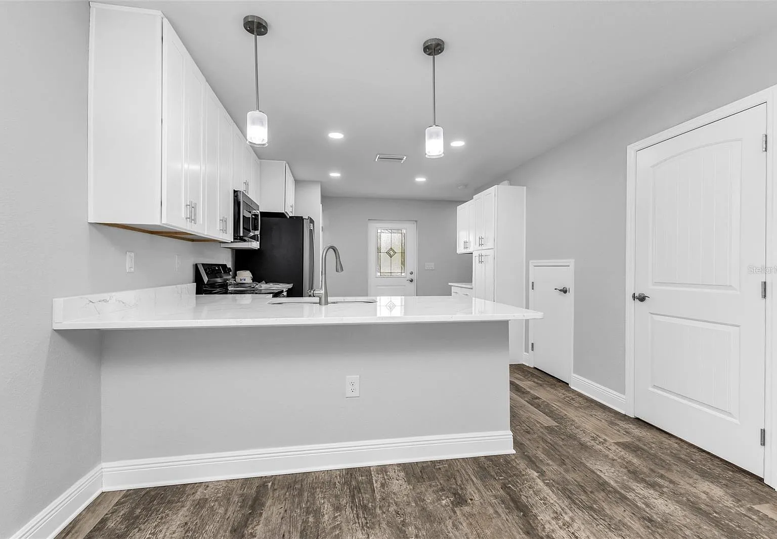 3 bed, 3.5 bath, 1344 sqft, $2,350 — Photo 4