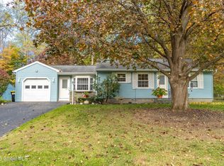 26 Hembold Dr, Schenectady, NY 12303