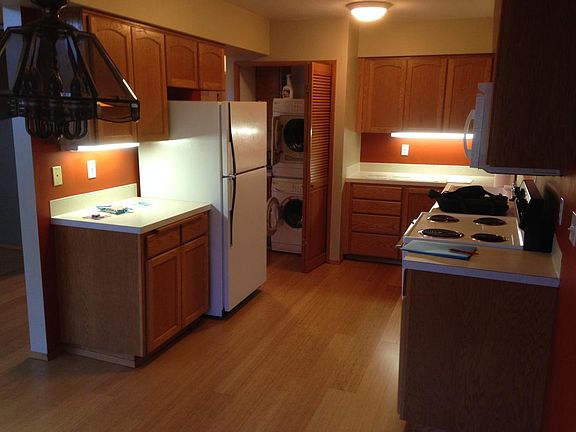 Kitchen w/laundry closet