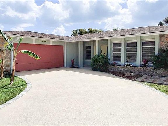 2nd image of 77 Rotonda Cir
