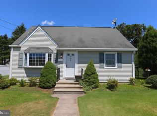 886 Whitehorse Hamilton Square Rd, Trenton, NJ 08610