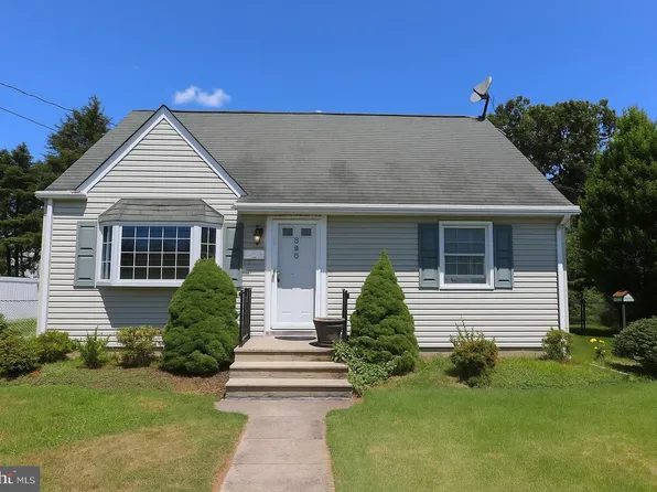 886 Whitehorse Hamilton Square Rd, Trenton, NJ 08610