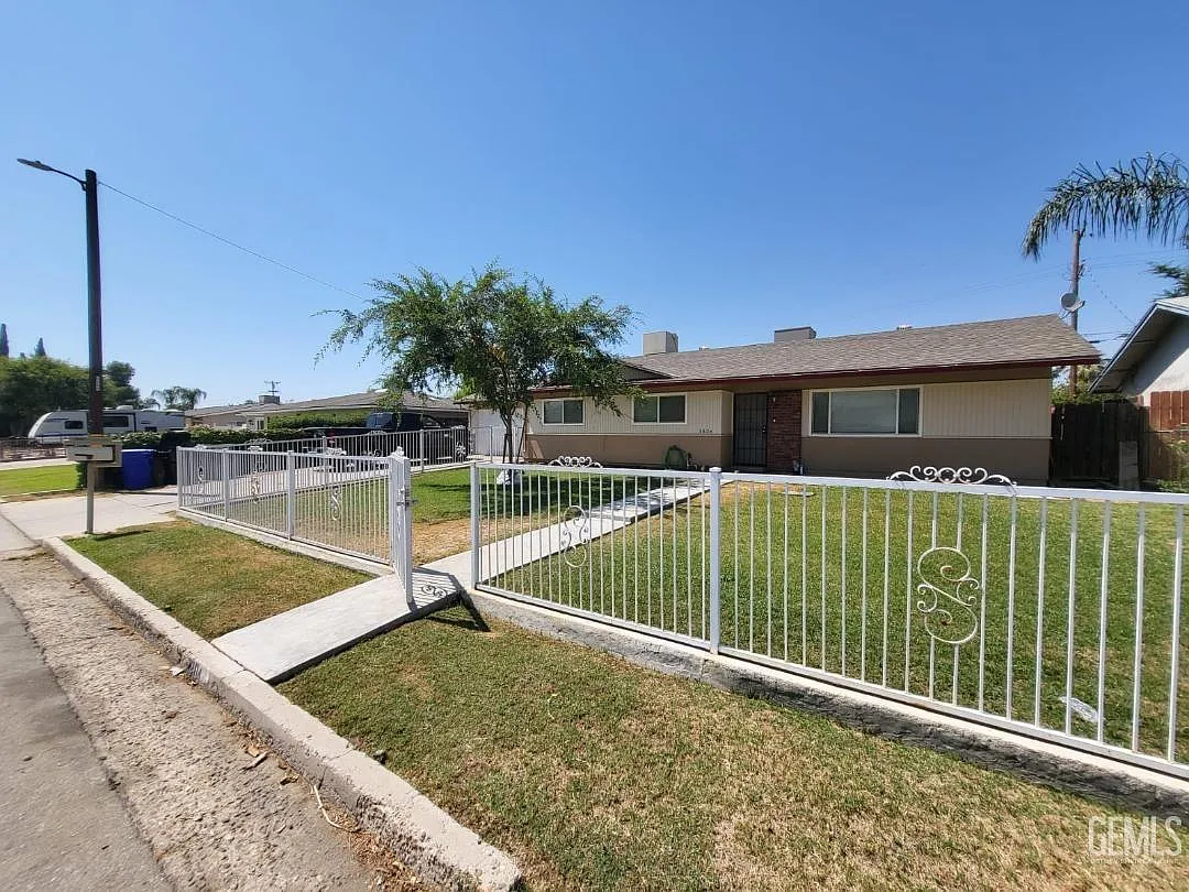 8804 Ponderosa Ave photo 1