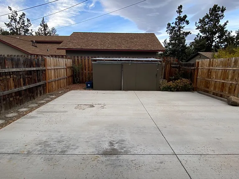 716 NE Quimby Ave — Photo 9