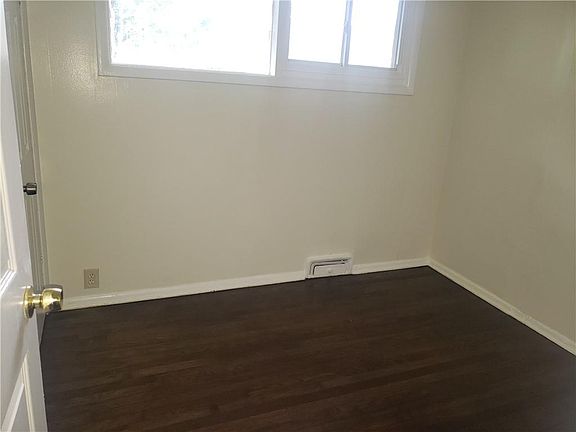 4th image of 11332 Sycamore Ter