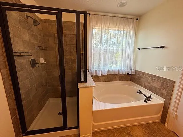 11844 Chateaubriand Ave — Photo 25