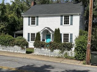 212 Thornrose Ave, Staunton, VA 24401