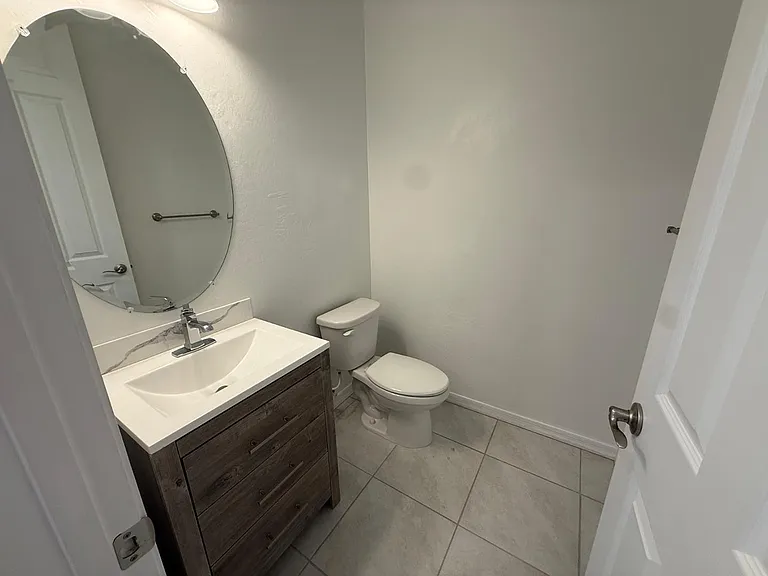 15744 W Jefferson St — Photo 10