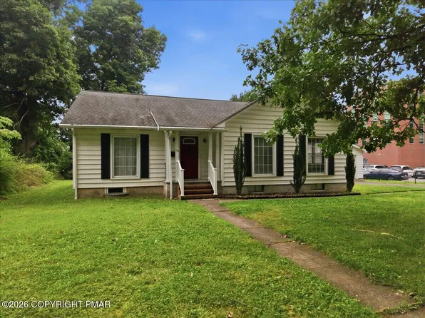 122 Ransberry Ave, East Stroudsburg, PA 18301