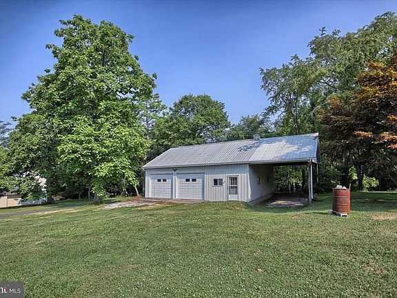 3rd image of 401 Mumper Ln