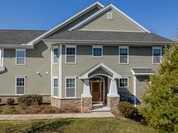 73 Lawrence Ave, Danbury, CT 06810