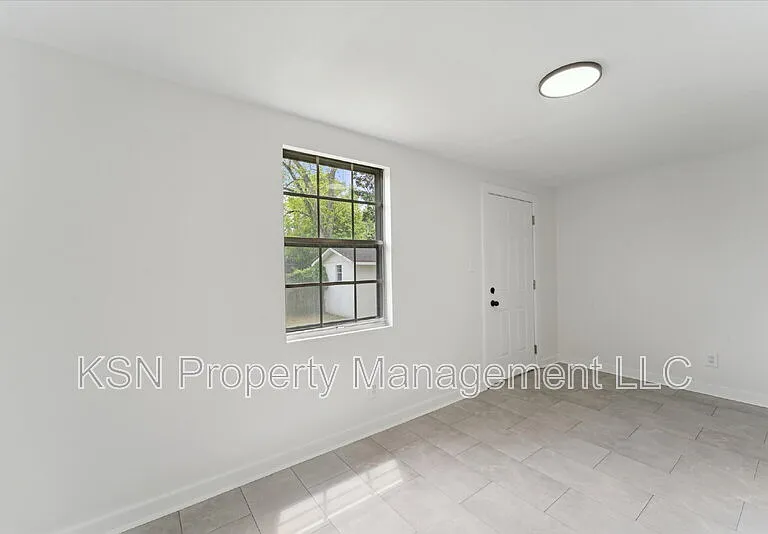 1921 Fitzgerald St — Photo 24