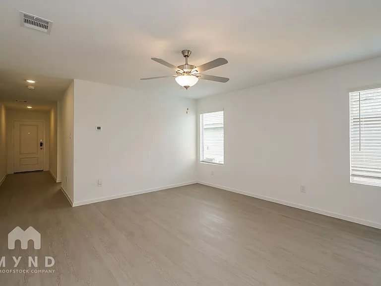 2728 River Knoll Ln — Photo 8