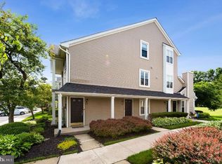 608 Saxony Dr #B, Mount Laurel, NJ 08054