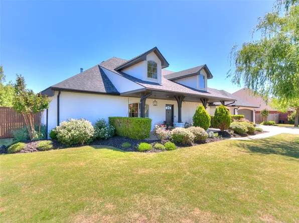 1028 Skyline Blvd, Edmond, OK 73025