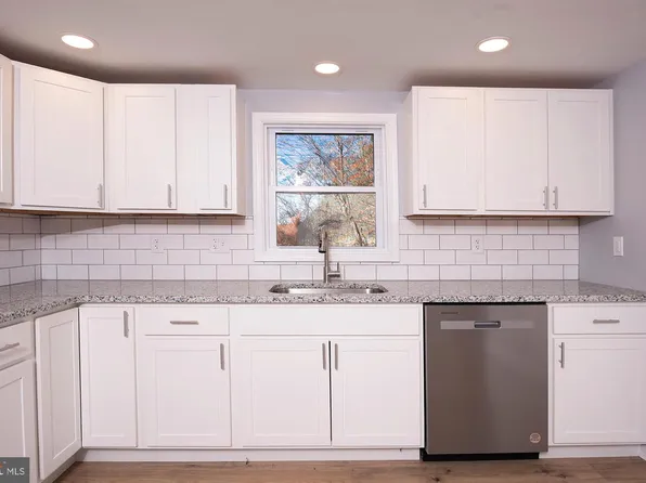 6374 Rock Hall Rd, Rock Hall, MD 21661