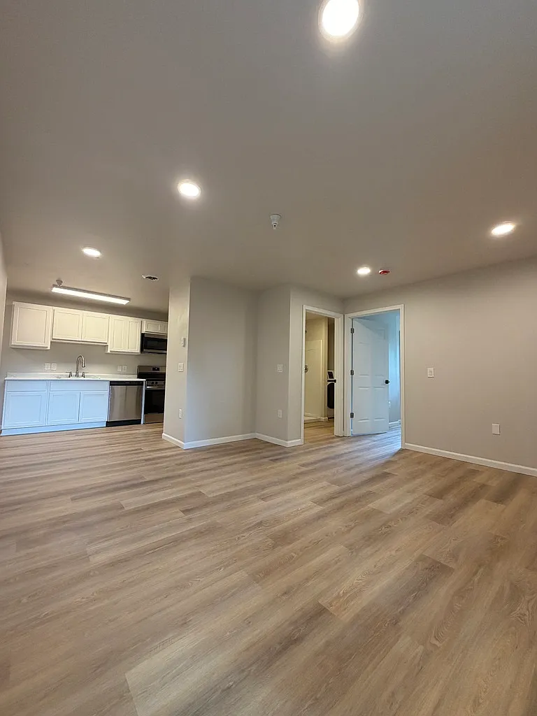 1 bed, 600 sqft, $1,405 — Photo 1
