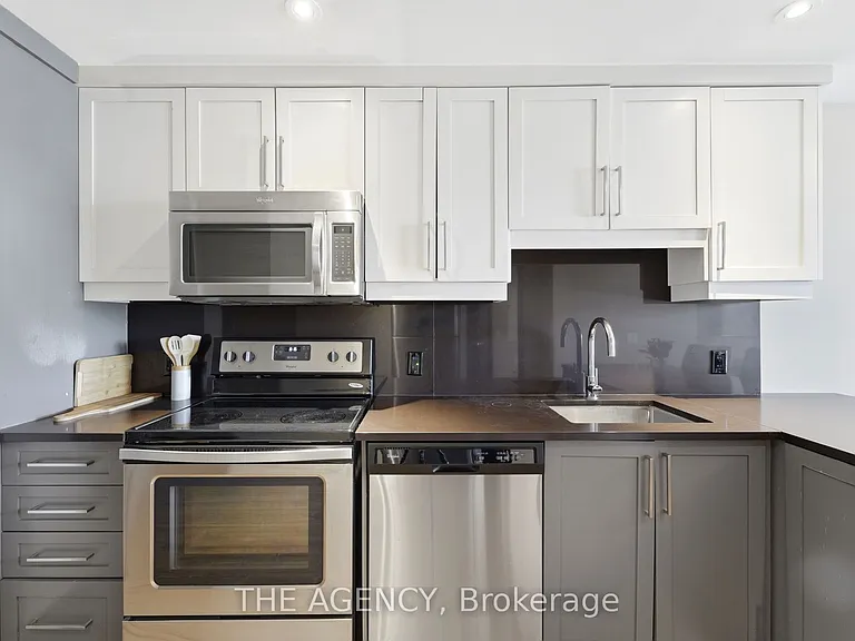 330 Phillip St — Photo 4