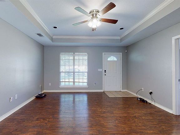 4th image of 65 Green Oak Cir
