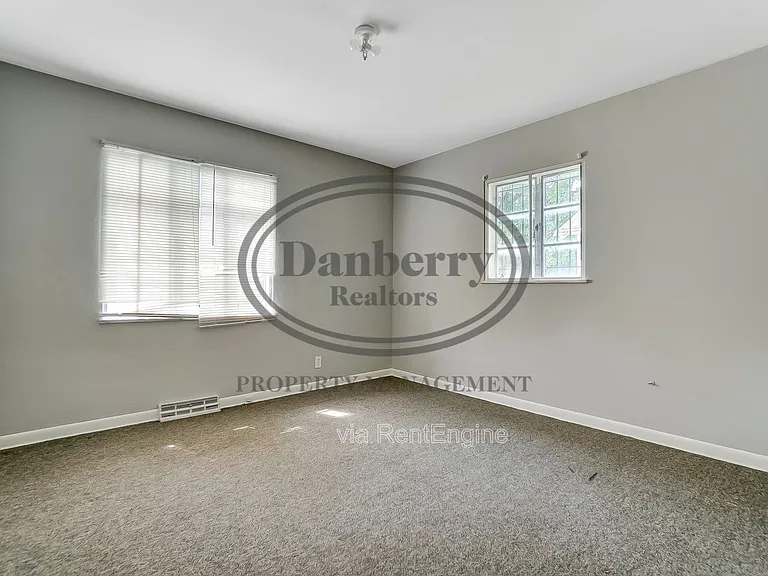 1115 Secor Rd — Photo 15