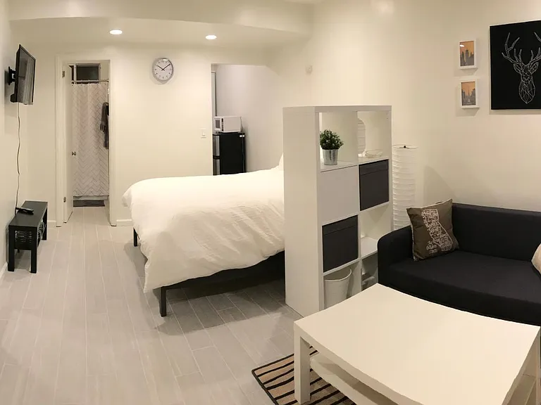 1144 N Hollywood Way — Photo 13