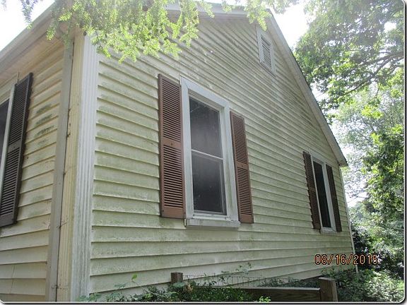 2nd image of 501 Huss St