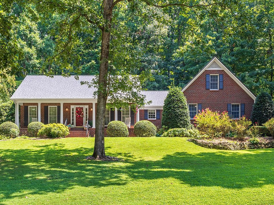 1st image of 353 Hidden Oaks Trl NE