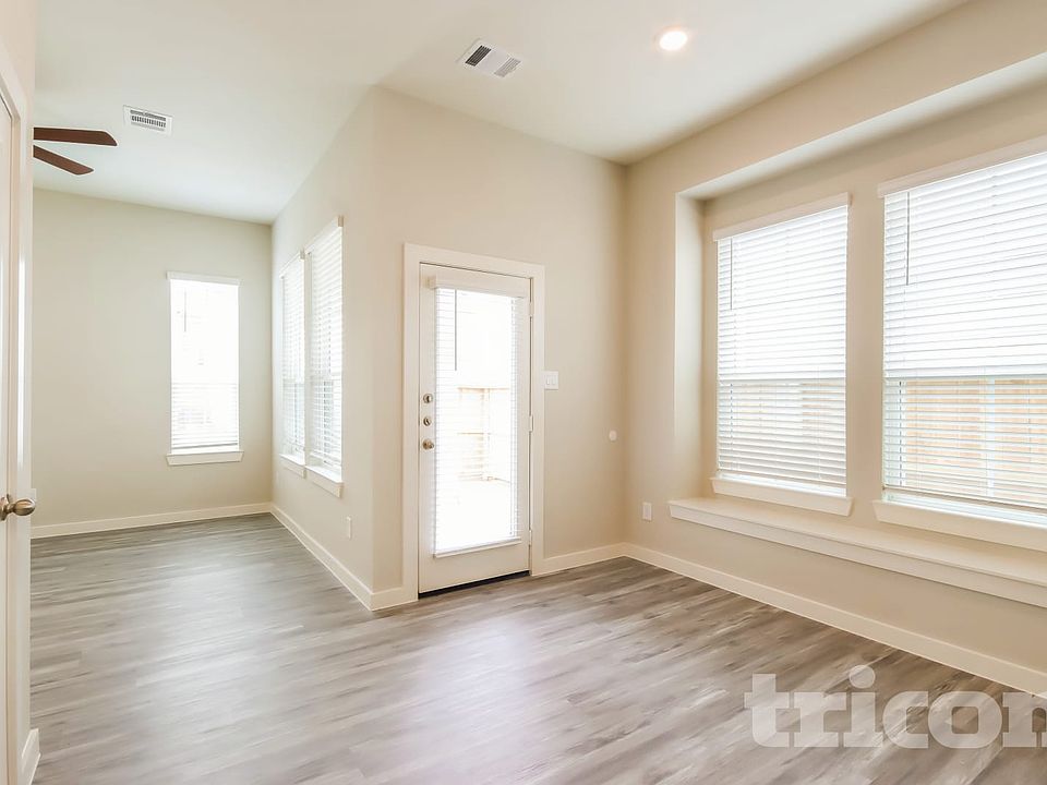 1st image of 9835 Willow Creek Commerce Dr #114