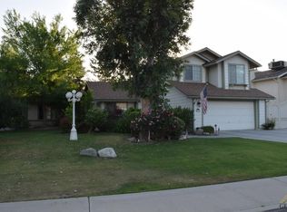 2633 Mountain Oak Rd, Bakersfield, CA 93311