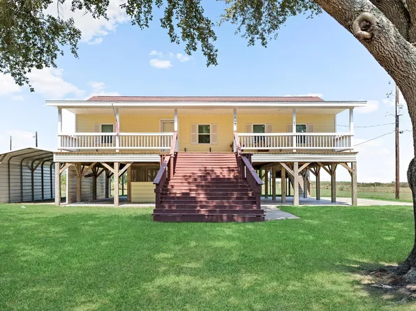 7839 Gulfway Dr, Sabine Pass, TX 77655