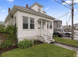 18 Castle Rd, Nahant, MA 01908