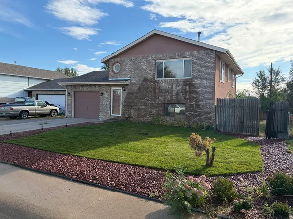 306 N 25th Ave Ct, Greeley, CO 80631