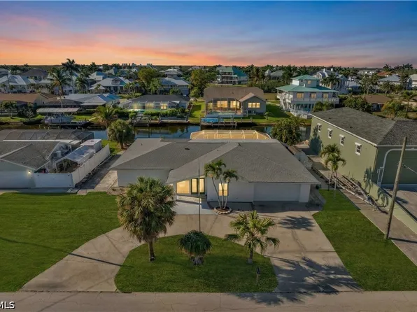 6401 Plumosa Ave, Fort Myers, FL 33908