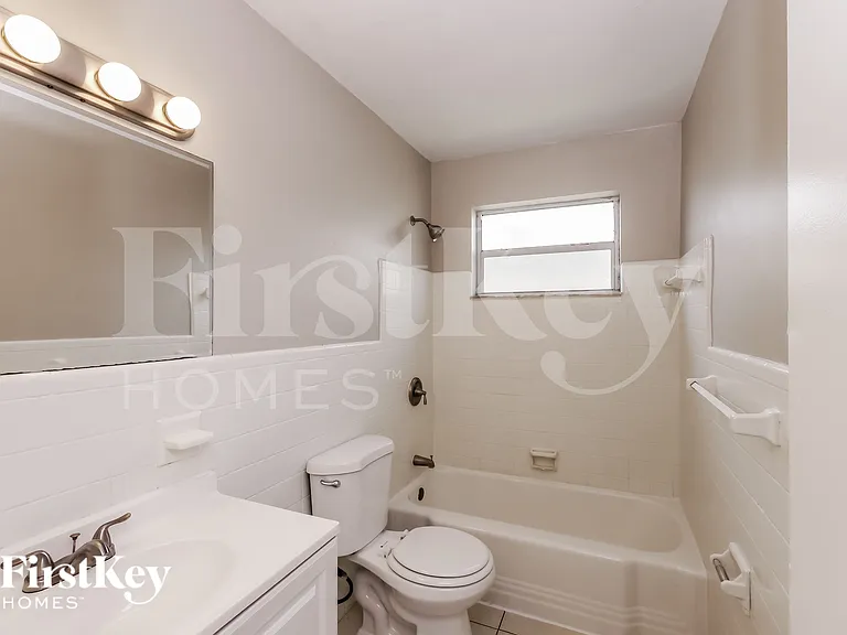 3430 N 72nd Ter — Photo 17